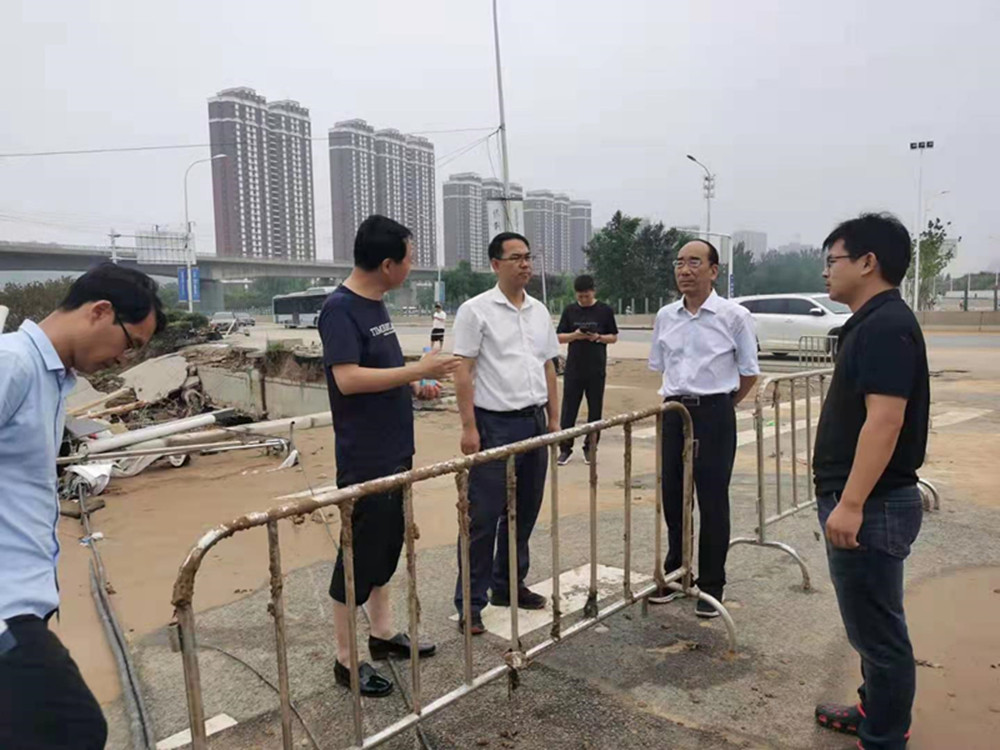 集團(tuán)公司黨委書(shū)記、董事長(zhǎng)、總經(jīng)理秦廣遠(yuǎn)赴市政項(xiàng)目檢查指導(dǎo)災(zāi)后恢復(fù)重建工作
