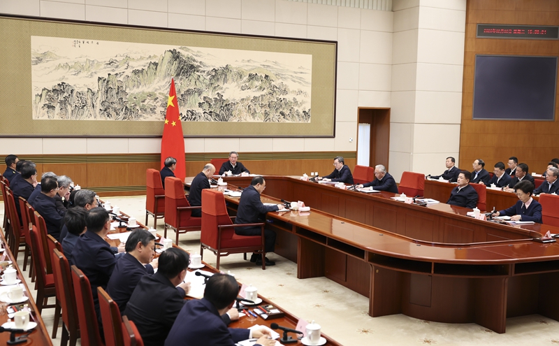 李強(qiáng)主持召開(kāi)國(guó)務(wù)院第七次全體會(huì)議 討論《政府工作報(bào)告》稿并對(duì)開(kāi)年工作進(jìn)行動(dòng)員